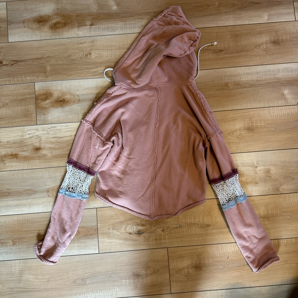 Free People Pink Cropped Hoodie Relaxed Fit - Picture 2 of 2
